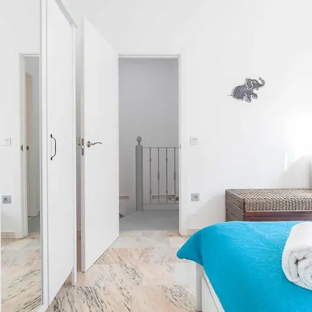 Maravilloso Duplex En Escoberos Sevilha